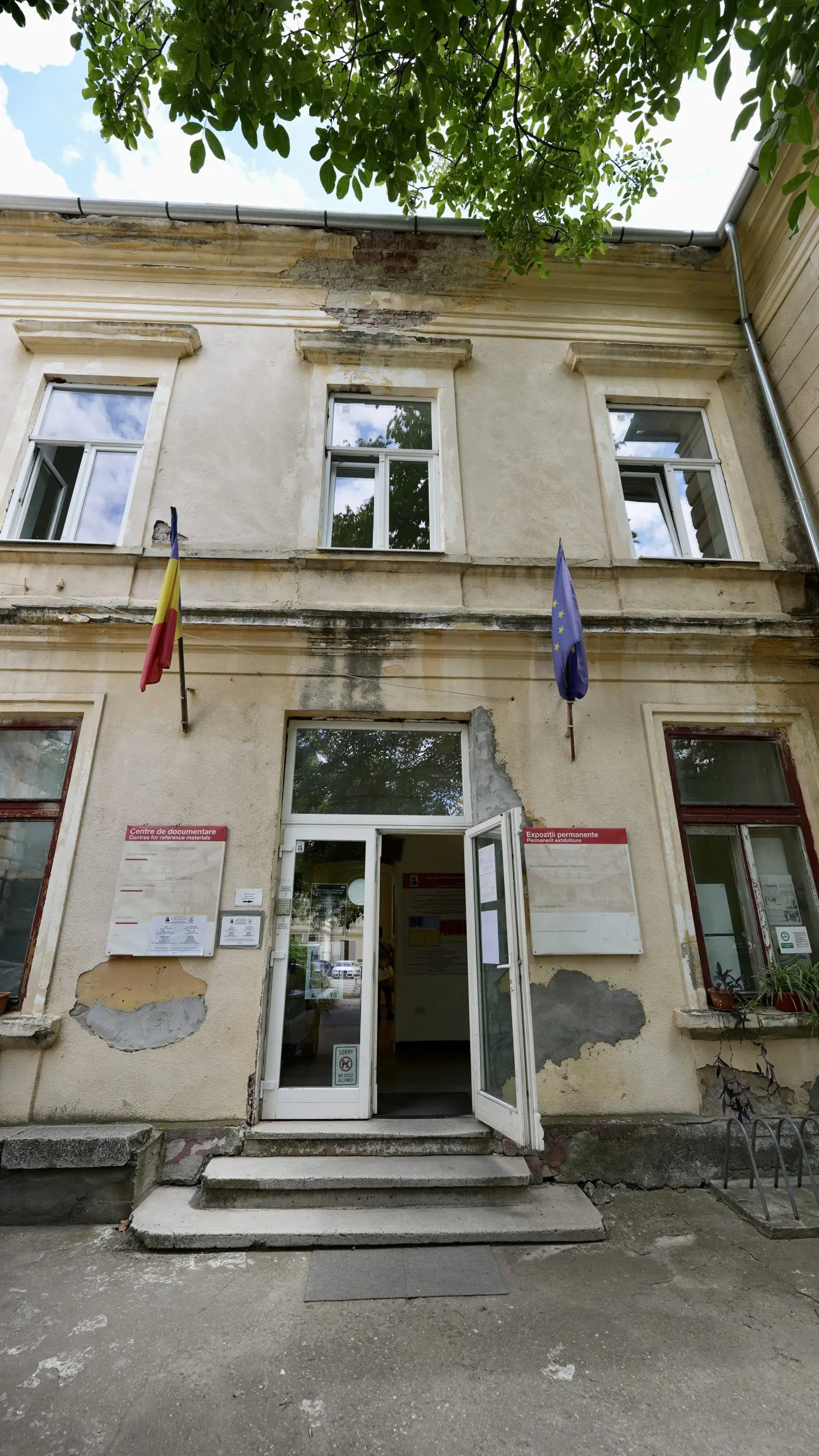 picture of building
